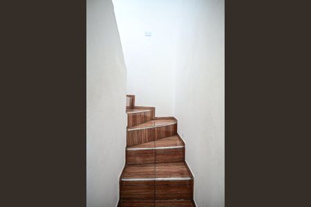 Casa à venda com 100m², 3 quartos e 4 vagasEscada