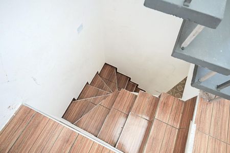 Casa à venda com 100m², 3 quartos e 4 vagasEscada