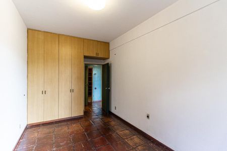 Casa à venda com 350m², 5 quartos e 4 vagas Casa à venda com 350m², 5 quartos e 4 vagasQuarto 5