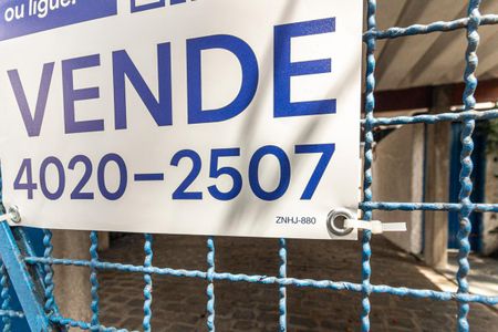 Casa à venda com 350m², 5 quartos e 4 vagas Casa à venda com 350m², 5 quartos e 4 vagasPlaca