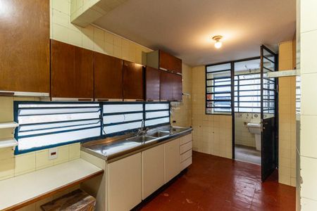 Casa à venda com 350m², 5 quartos e 4 vagas Casa à venda com 350m², 5 quartos e 4 vagasCozinha