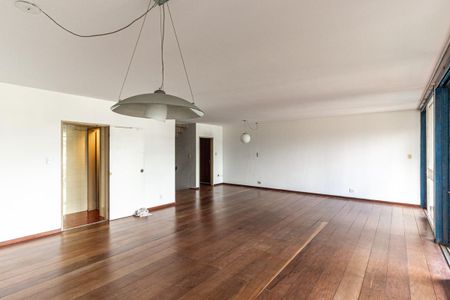 Casa à venda com 350m², 5 quartos e 4 vagas Casa à venda com 350m², 5 quartos e 4 vagasSala 1
