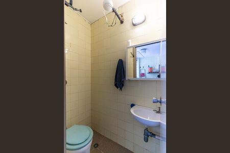 Casa à venda com 350m², 5 quartos e 4 vagas Casa à venda com 350m², 5 quartos e 4 vagasBanheiro de Serviço