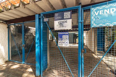 Casa à venda com 350m², 5 quartos e 4 vagas Casa à venda com 350m², 5 quartos e 4 vagasPlaca