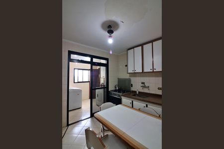 Apartamento à venda com 97m², 3 quartos e 2 vagasCozinha 