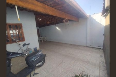 Casa à venda com 80m², 3 quartos e 3 vagasFoto 03
