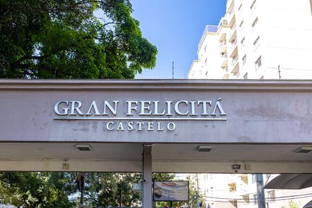 Apartamento à venda com 60m², 2 quartos e 1 vagaFachada