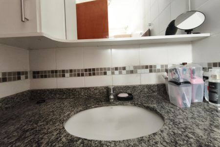 Apartamento à venda com 82m², 3 quartos e 2 vagas Apartamento à venda com 82m², 3 quartos e 2 vagasBanheiro Suíte