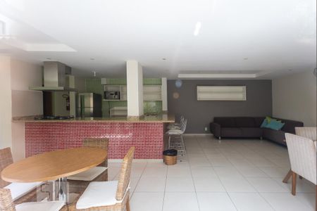 Apartamento à venda com 82m², 3 quartos e 2 vagas Apartamento à venda com 82m², 3 quartos e 2 vagasÁrea comum - Salão de festas