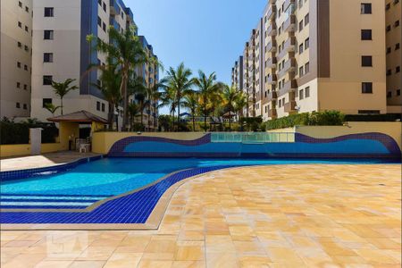 Apartamento à venda com 82m², 3 quartos e 2 vagas Apartamento à venda com 82m², 3 quartos e 2 vagasÁrea comum - Piscina