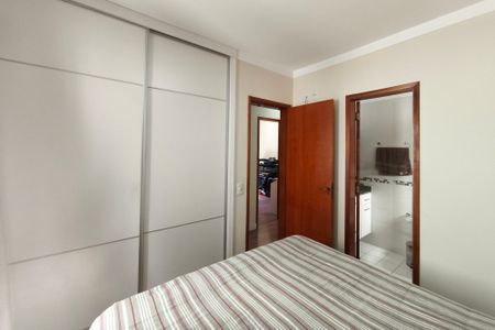 Apartamento à venda com 82m², 3 quartos e 2 vagas Apartamento à venda com 82m², 3 quartos e 2 vagasQuarto Suíte