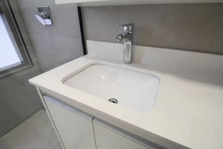 Apartamento para alugar com 68m², 2 quartos e 2 vagasBanheiro Suíte 