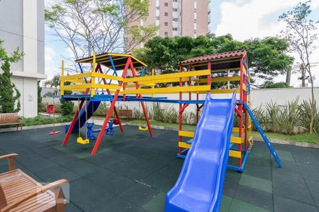 Apartamento à venda com 183m², 3 quartos e 3 vagas Apartamento à venda com 183m², 3 quartos e 3 vagasÁrea comum - Playground