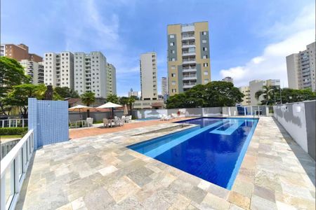 Apartamento à venda com 183m², 3 quartos e 3 vagas Apartamento à venda com 183m², 3 quartos e 3 vagasÁrea comum - Piscina
