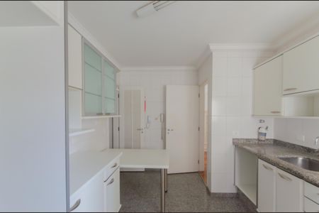 Apartamento para alugar com 116m², 3 quartos e 2 vagas Apartamento para alugar com 116m², 3 quartos e 2 vagasCozinha