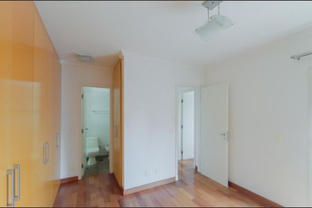 Apartamento para alugar com 116m², 3 quartos e 2 vagas Apartamento para alugar com 116m², 3 quartos e 2 vagasSuíte