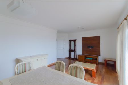 Apartamento para alugar com 116m², 3 quartos e 2 vagas Apartamento para alugar com 116m², 3 quartos e 2 vagasSala