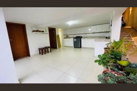 Foto 21 de casa à venda com 3 quartos, 360m² em Santa Monica, Belo Horizonte
