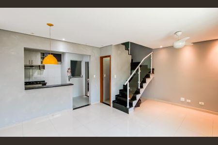 Sala de casa de condomínio à venda com 3 quartos, 130m² em Vila Ré, São Paulo