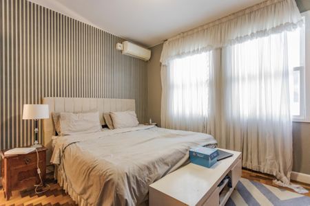 Quarto 1 de apartamento à venda com 2 quartos, 68m² em Navegantes, Porto Alegre