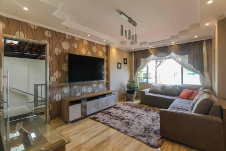 Sala de casa à venda com 3 quartos, 200m² em São Lucas, São Paulo