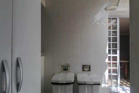 Casa à venda com 200m², 3 quartos e 3 vagas Casa à venda com 200m², 3 quartos e 3 vagasÁrea de Serviço