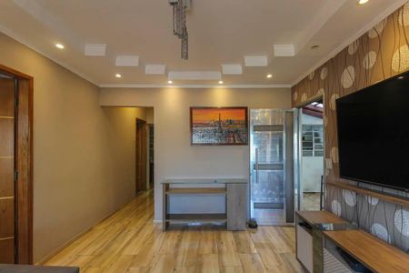 Casa à venda com 200m², 3 quartos e 3 vagas Casa à venda com 200m², 3 quartos e 3 vagasSala