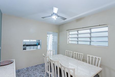 Casa à venda com 140m², 3 quartos e 3 vagas Casa à venda com 140m², 3 quartos e 3 vagasCopa