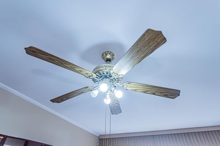 Casa à venda com 140m², 3 quartos e 3 vagas Casa à venda com 140m², 3 quartos e 3 vagasSala