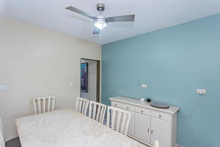 Casa à venda com 140m², 3 quartos e 3 vagas Casa à venda com 140m², 3 quartos e 3 vagasCopa