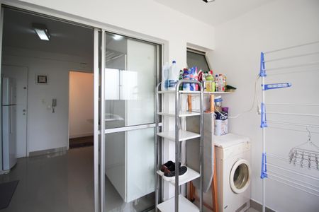 Apartamento à venda com 77m², 2 quartos e 1 vagaÁrea de Serviço