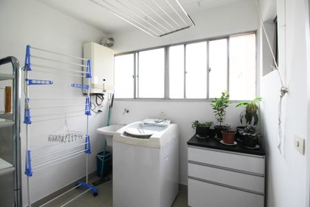 Apartamento à venda com 77m², 2 quartos e 1 vagaÁrea de Serviço
