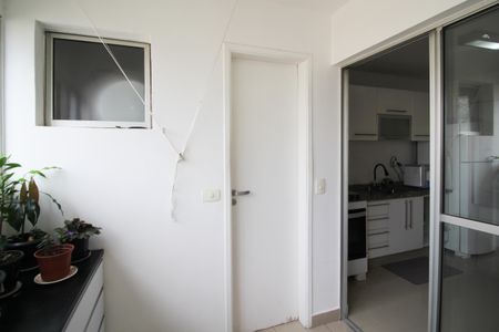 Apartamento à venda com 77m², 2 quartos e 1 vagaÁrea de Serviço
