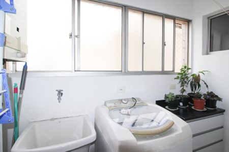 Apartamento à venda com 77m², 2 quartos e 1 vagaÁrea de Serviço