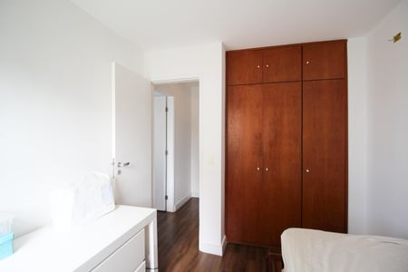 Apartamento à venda com 77m², 2 quartos e 1 vagaQuarto 