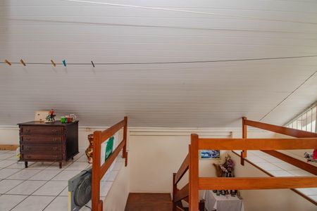 Casa à venda com 170m², 3 quartos e 2 vagas Casa à venda com 170m², 3 quartos e 2 vagasSótão