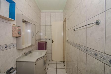 Casa à venda com 170m², 3 quartos e 2 vagas Casa à venda com 170m², 3 quartos e 2 vagasBanheiro Social
