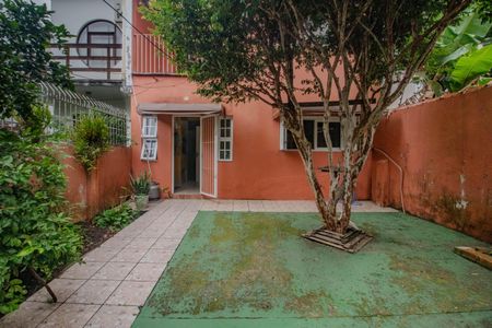 Casa à venda com 170m², 3 quartos e 2 vagas Casa à venda com 170m², 3 quartos e 2 vagasPátio