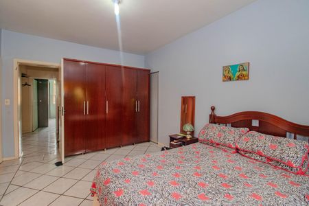 Casa à venda com 170m², 3 quartos e 2 vagas Casa à venda com 170m², 3 quartos e 2 vagasSuíte