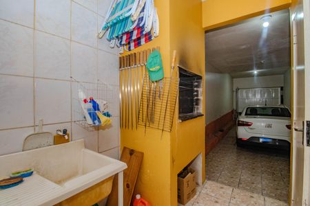 Casa à venda com 170m², 3 quartos e 2 vagas Casa à venda com 170m², 3 quartos e 2 vagasCozinha e Área de Serviço
