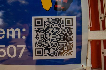 Casa à venda com 170m², 3 quartos e 2 vagas Casa à venda com 170m², 3 quartos e 2 vagasPlaquinha