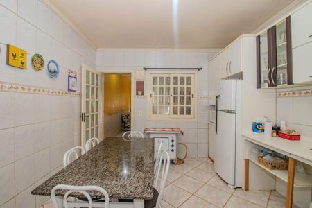 Casa à venda com 170m², 3 quartos e 2 vagas Casa à venda com 170m², 3 quartos e 2 vagasCozinha e Área de Serviço