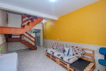 Sala de casa à venda com 3 quartos, 170m² em Floresta, Porto Alegre