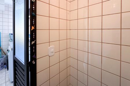 Apartamento à venda com 77m², 2 quartos e 1 vaga Apartamento à venda com 77m², 2 quartos e 1 vagaLavabo