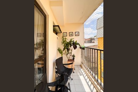 Apartamento à venda com 77m², 2 quartos e 1 vaga Apartamento à venda com 77m², 2 quartos e 1 vagaSacada