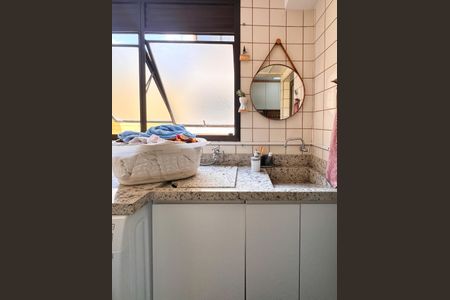 Apartamento à venda com 77m², 2 quartos e 1 vaga Apartamento à venda com 77m², 2 quartos e 1 vagaÁrea de Serviço