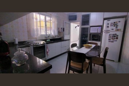 Casa à venda com 106m², 3 quartos e 2 vagas