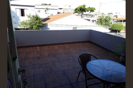 Casa à venda com 3 quartos, 106m² em Vila Liviero, São Paulo