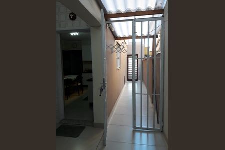 Casa à venda com 3 quartos, 106m² em Vila Liviero, São Paulo