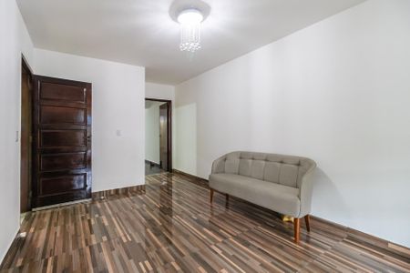 Casa para alugar com 3 quartos, 231m² em Jardim Regina Alice, Barueri